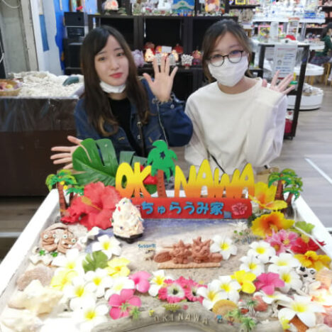 シーサー作りと女性