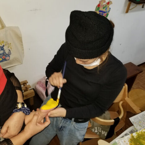 足形をとっている様子