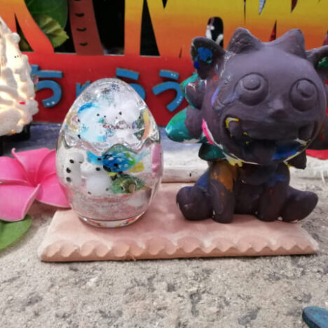 姉妹の作ったキャンドルとシーサー
