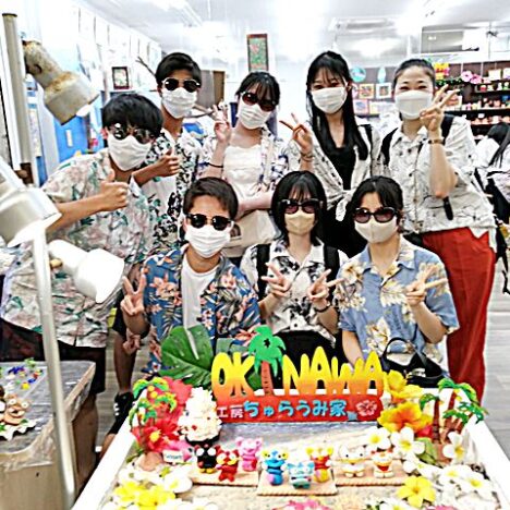 絵付け体験をしてくれた修学旅行生