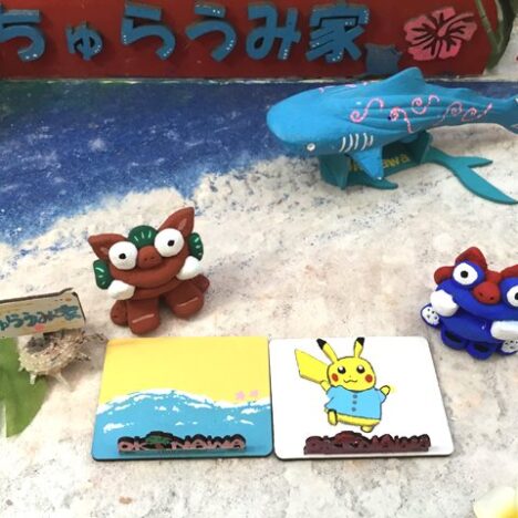 お客様が制作したシーサーと絵付けしたディスプレイ台